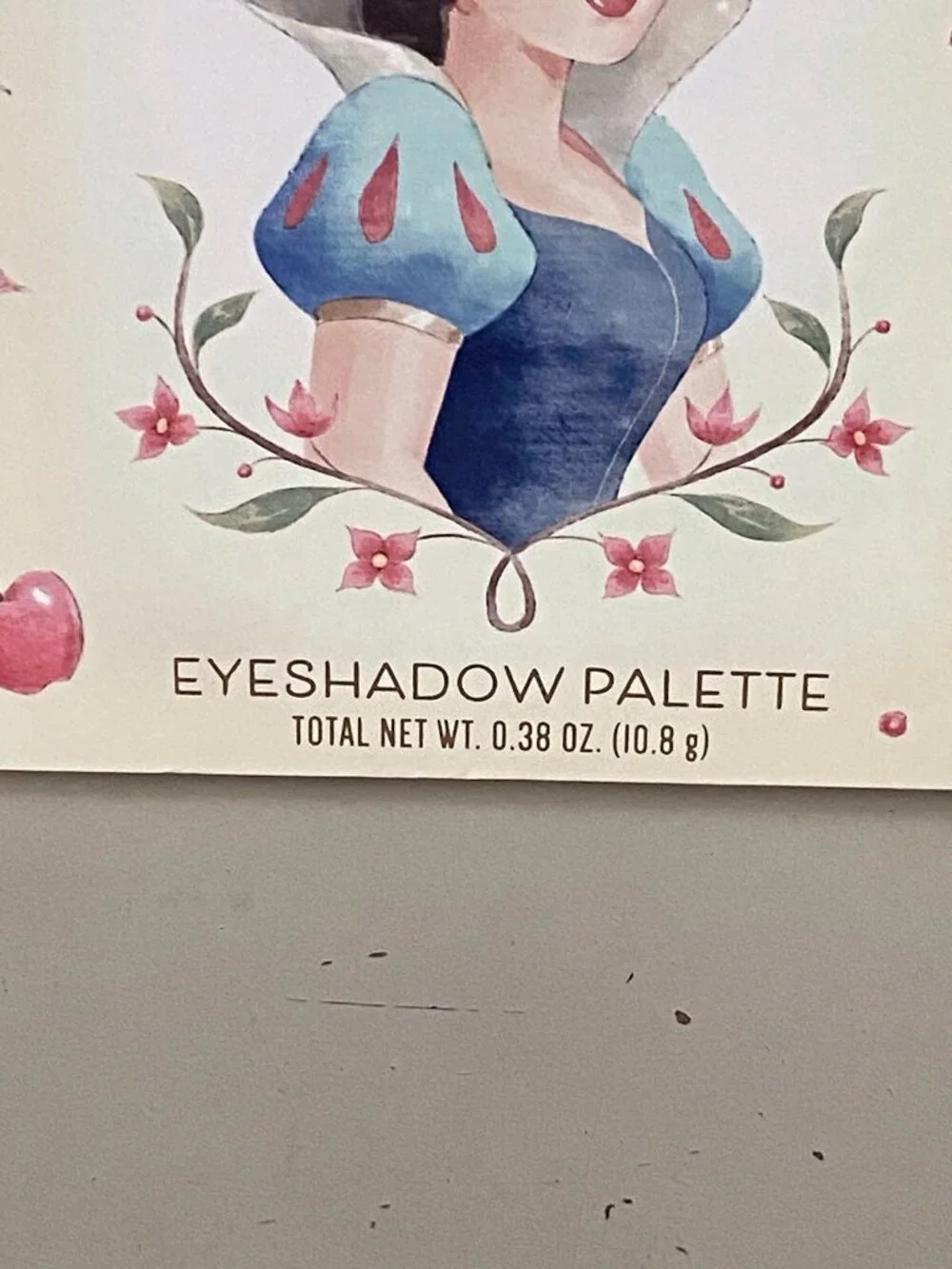 Taste Beauty Disney Snow White Eyeshadow Palette 9 Shades With Mirror NEW